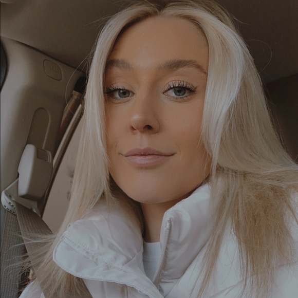 Meet your Posher, Paige - Picture 2 of 7